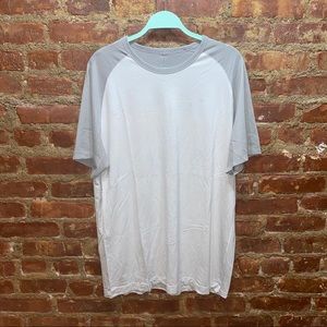 Lululemon baseball Fundamental Tee sz XL